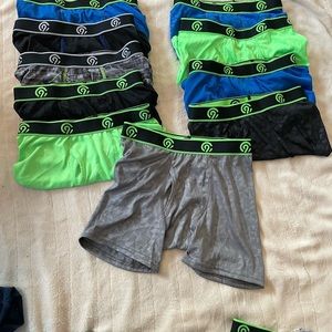 NEW BOYS Youth M Boxer Briefs Champion Underwear